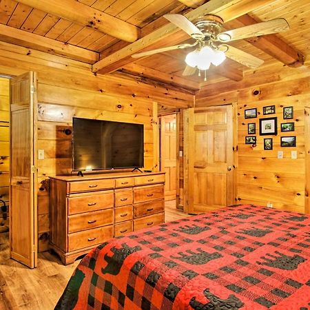Charming Pigeon Forge Cabin With Private Hot Tub! Sevierville Eksteriør bilde