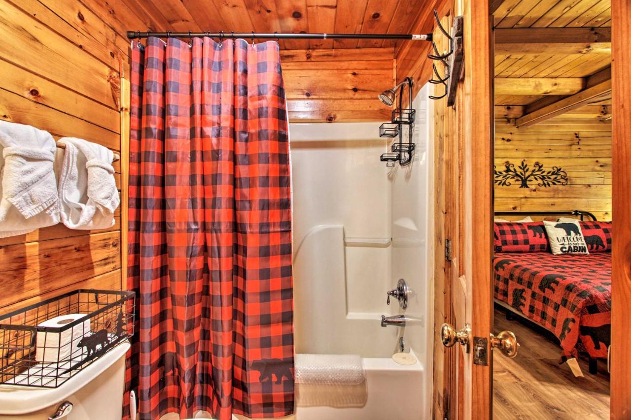 Charming Pigeon Forge Cabin With Private Hot Tub! Sevierville Eksteriør bilde