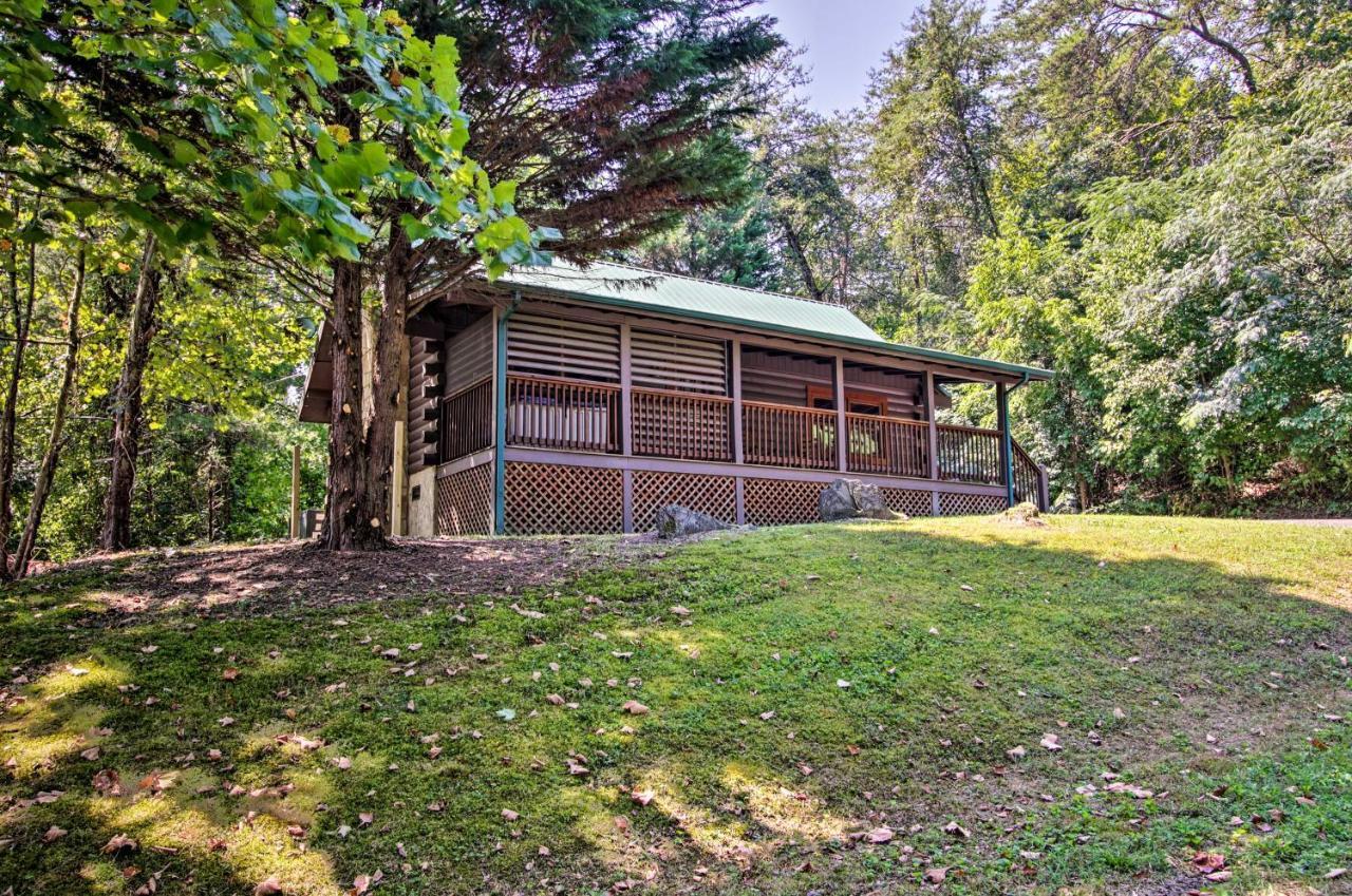 Charming Pigeon Forge Cabin With Private Hot Tub! Sevierville Eksteriør bilde